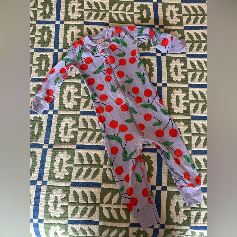 Hanna Zip Sleeper - cherries